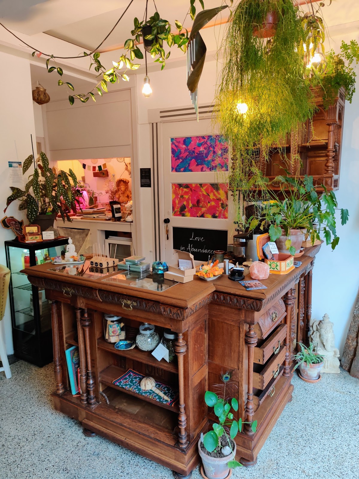 Pure Kakaw x Mahara interior