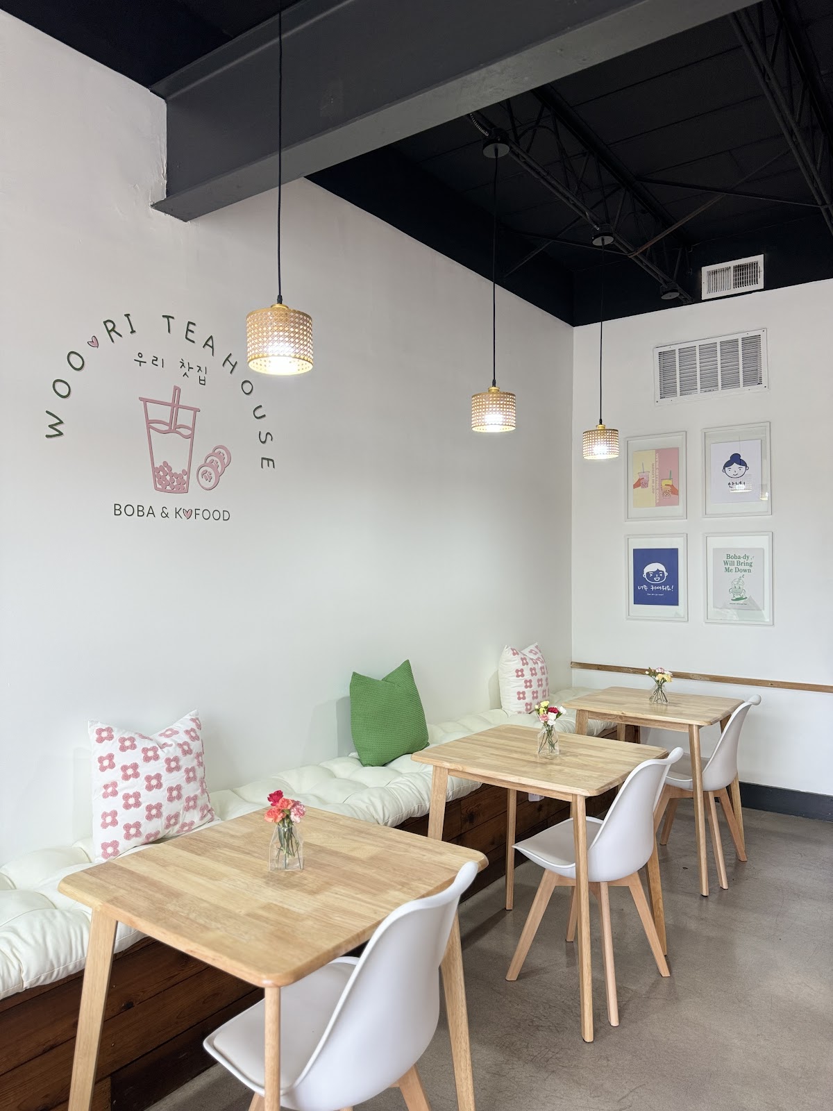 WOO RI TEAHOUSE interior