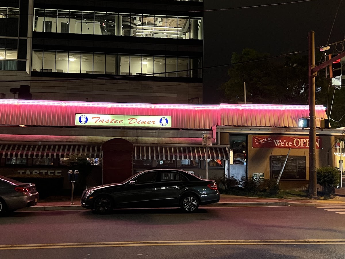 Tastee Diner interior