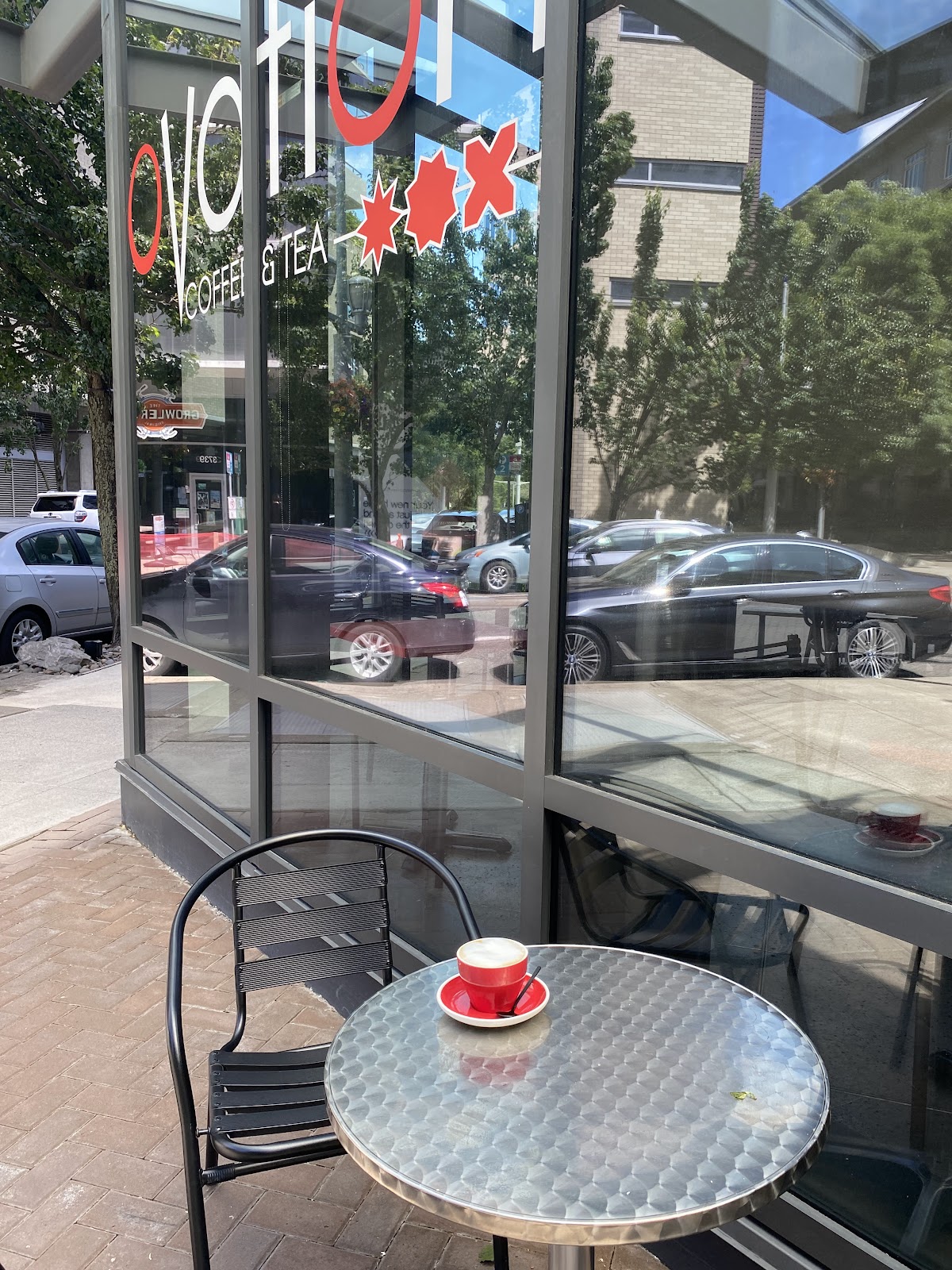 Ovation Coffee and Tea interior