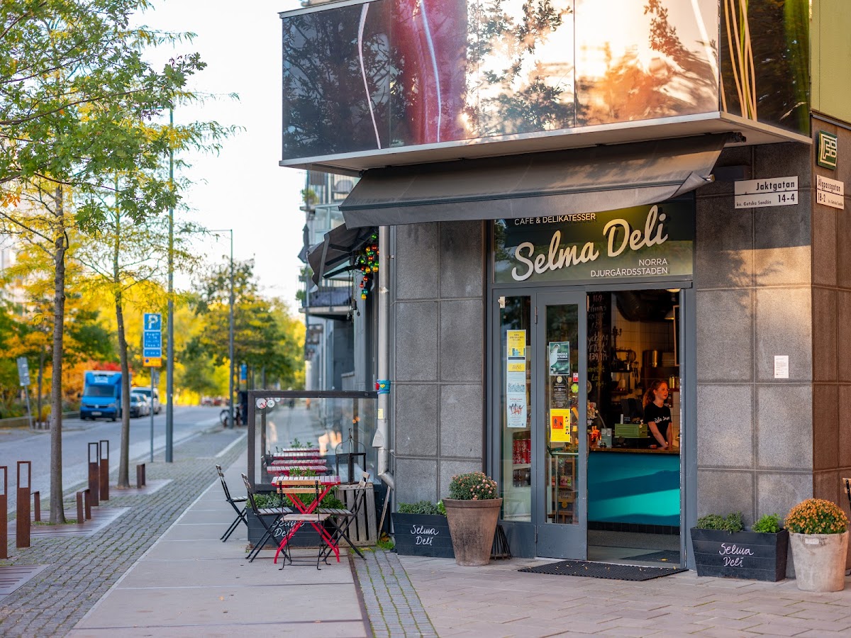 Selma Deli interior
