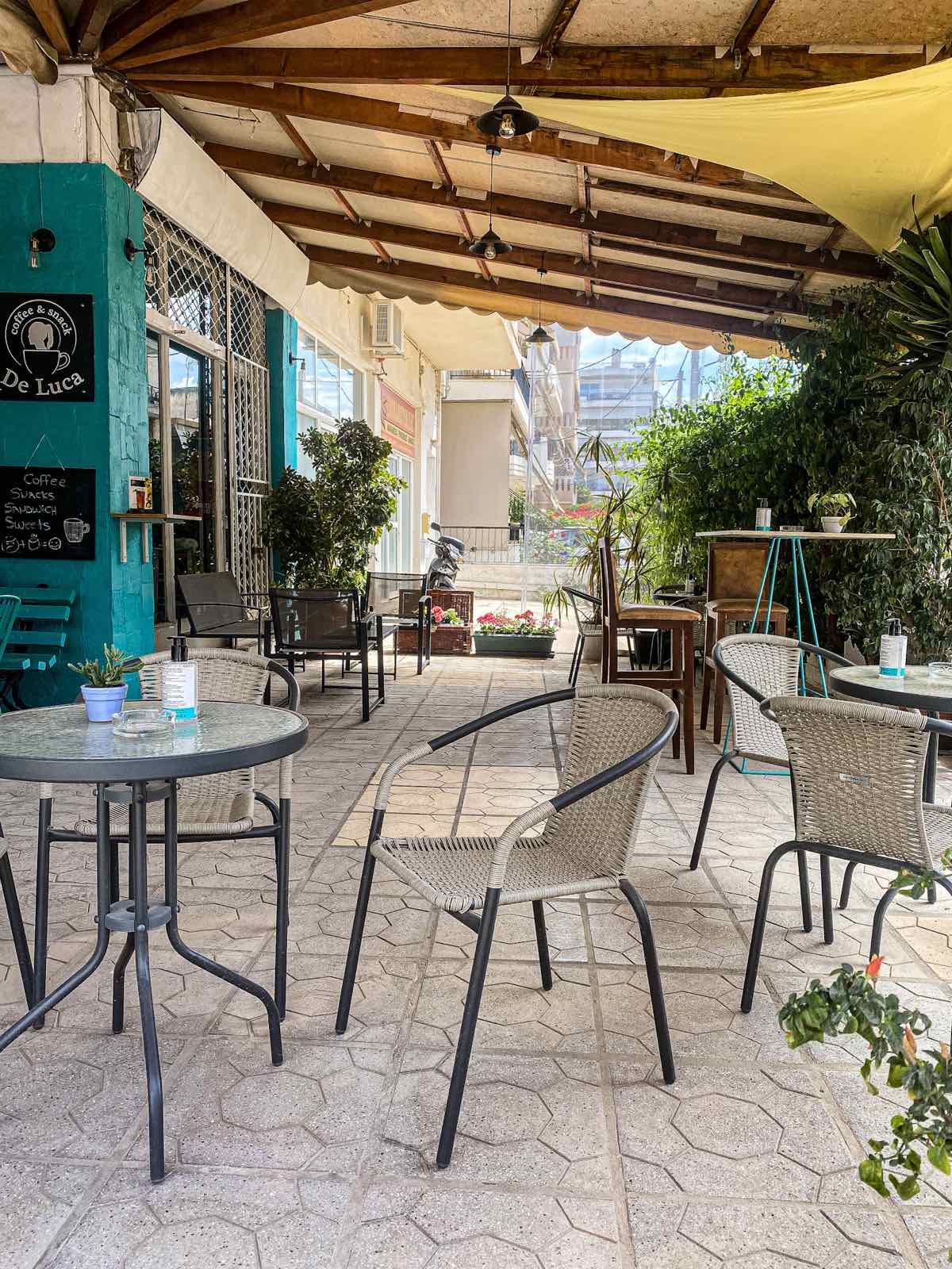 De Luca coffee interior