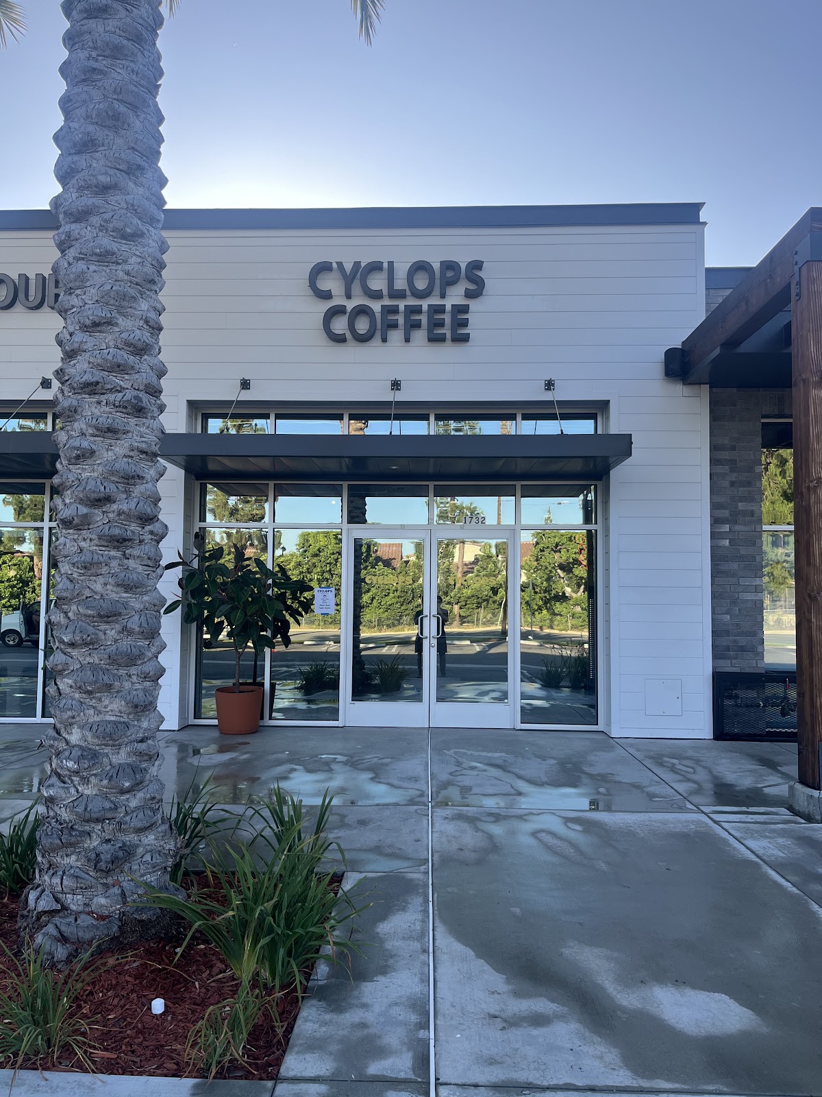 Cyclops Coffee interior