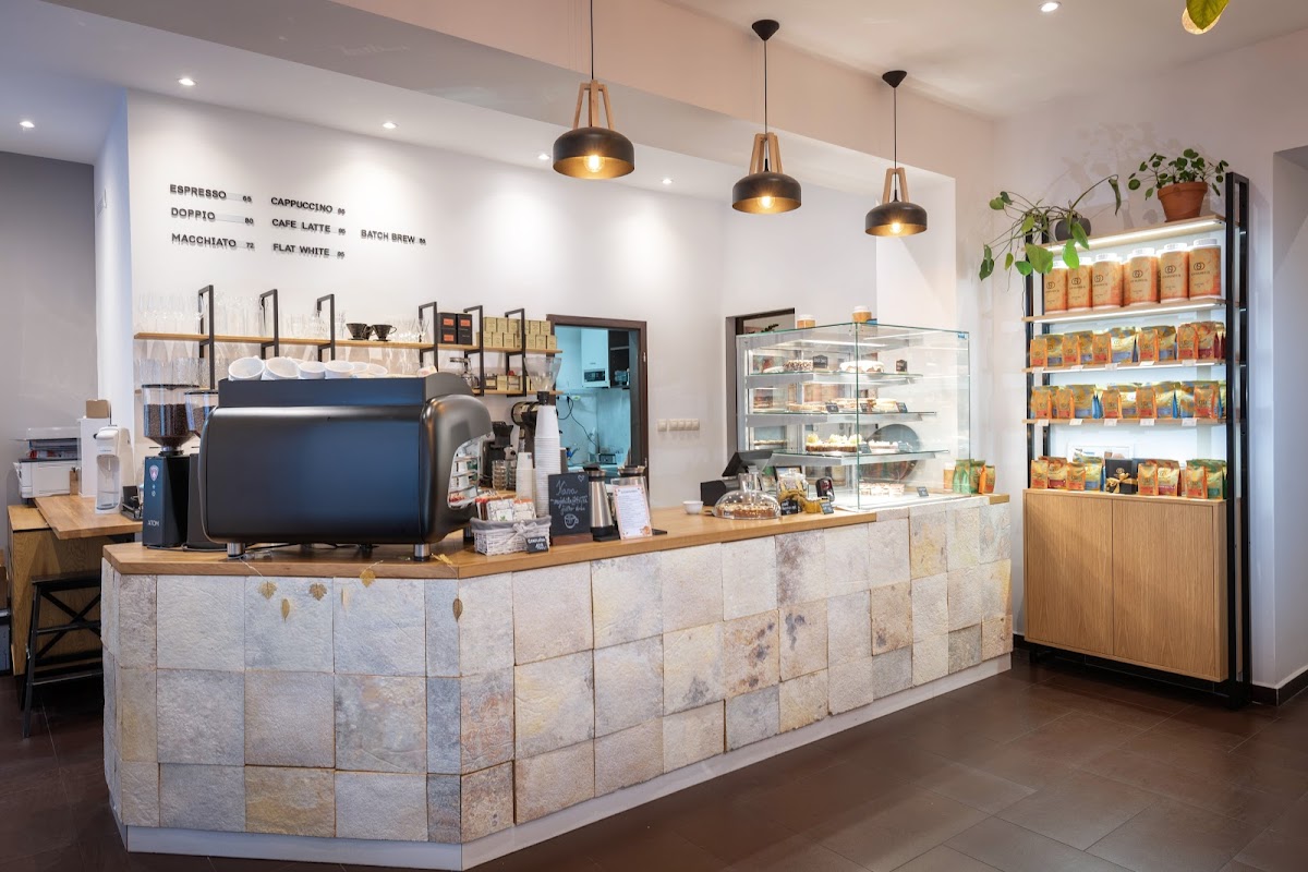 Dos Mundos Coffee Roastery interior