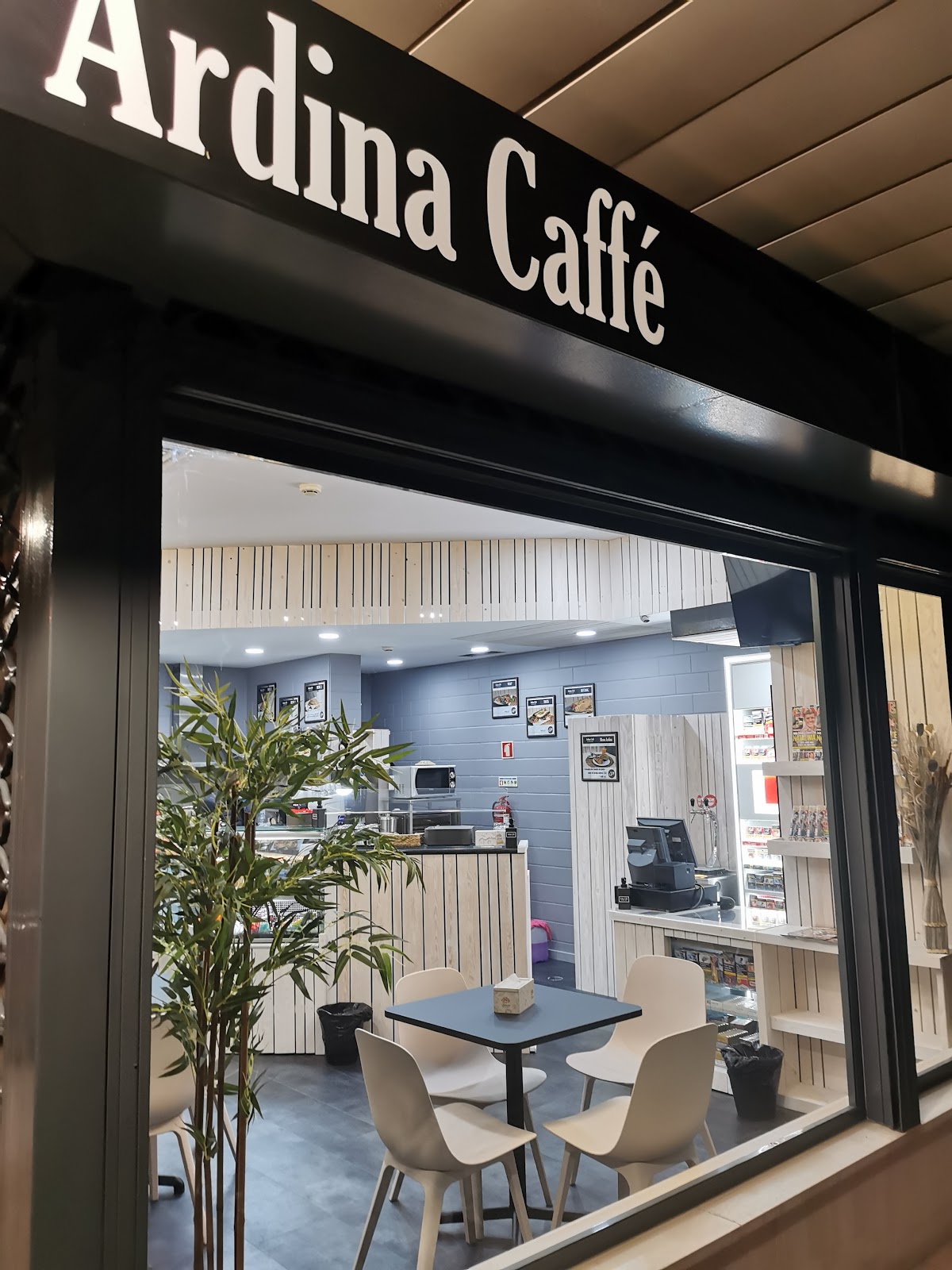 Ardina Caffé Benfica interior