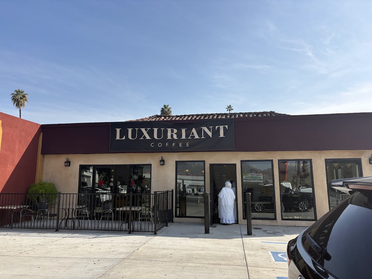 Luxuriant Coffee interior