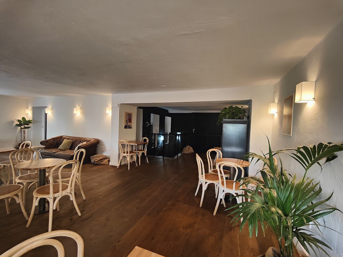 Arabay Coffee Flagship Store Madrid interior