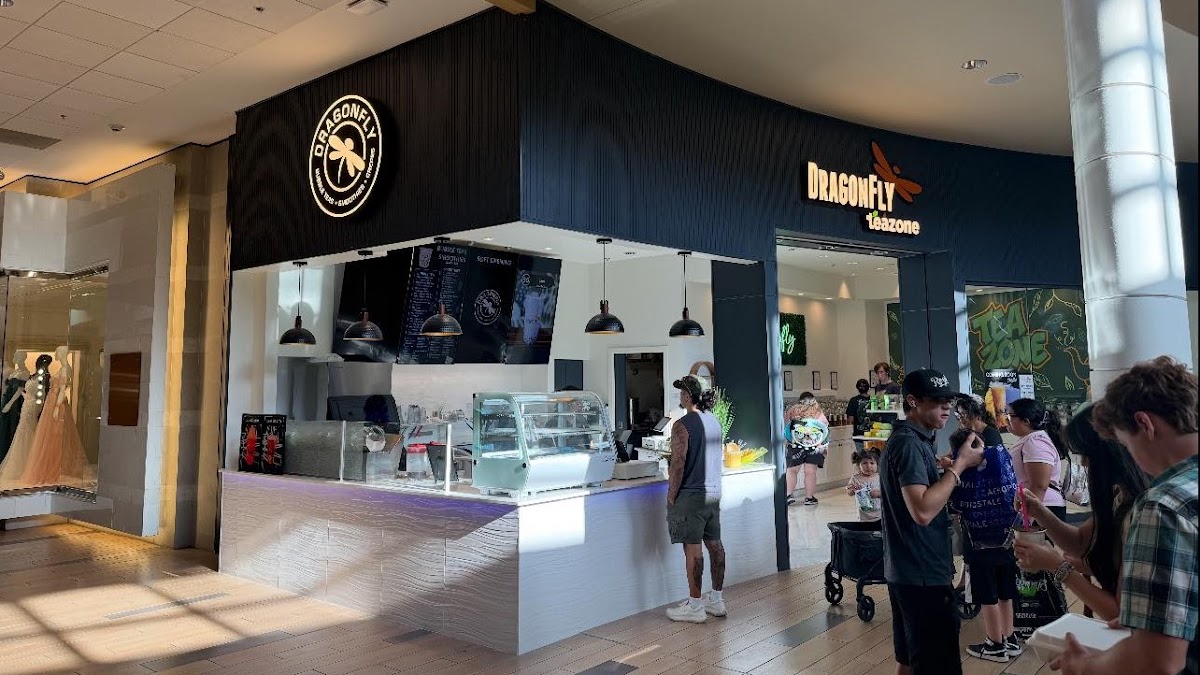 Dragonfly Tea Zone interior