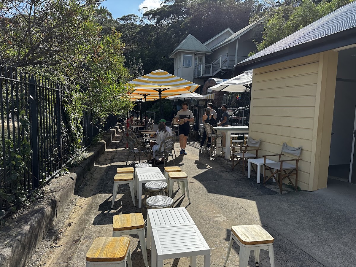 Cafe La Mer Chowder Bay interior