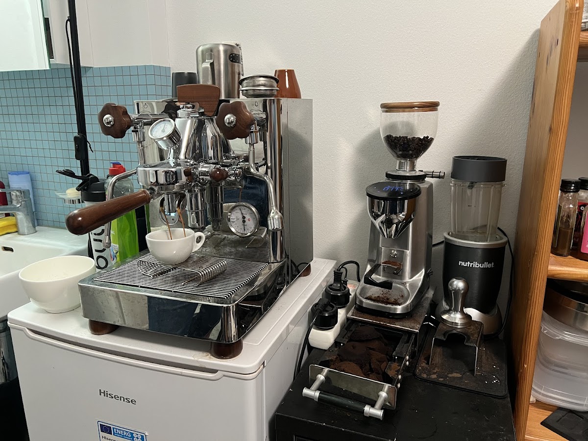 Leon’s Kaffee Keller interior
