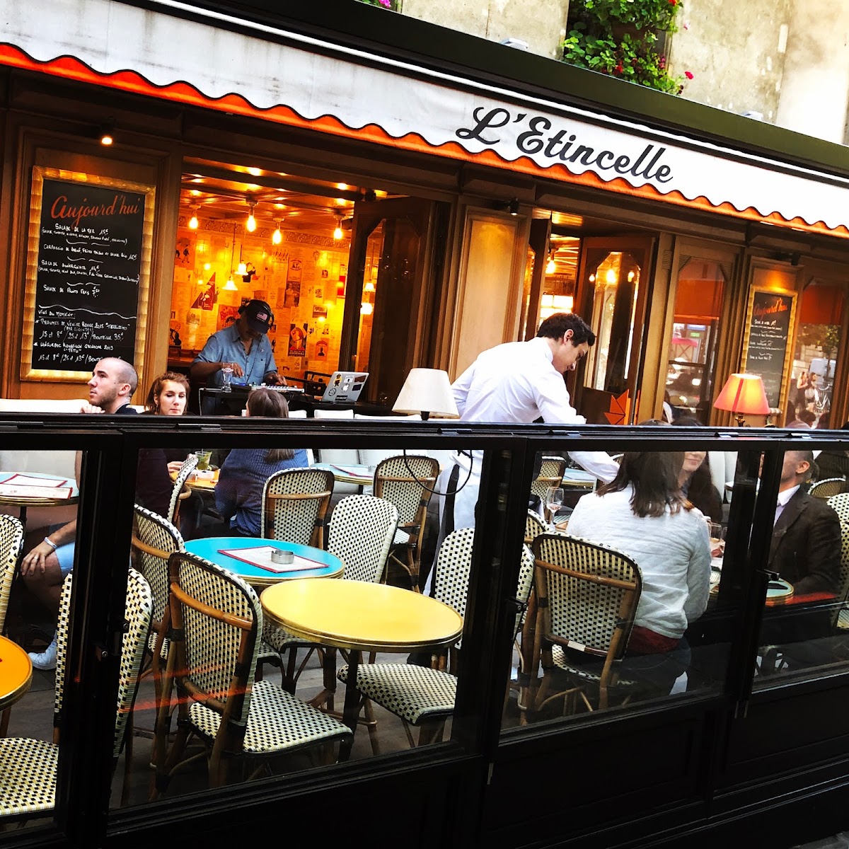 L'Etincelle interior
