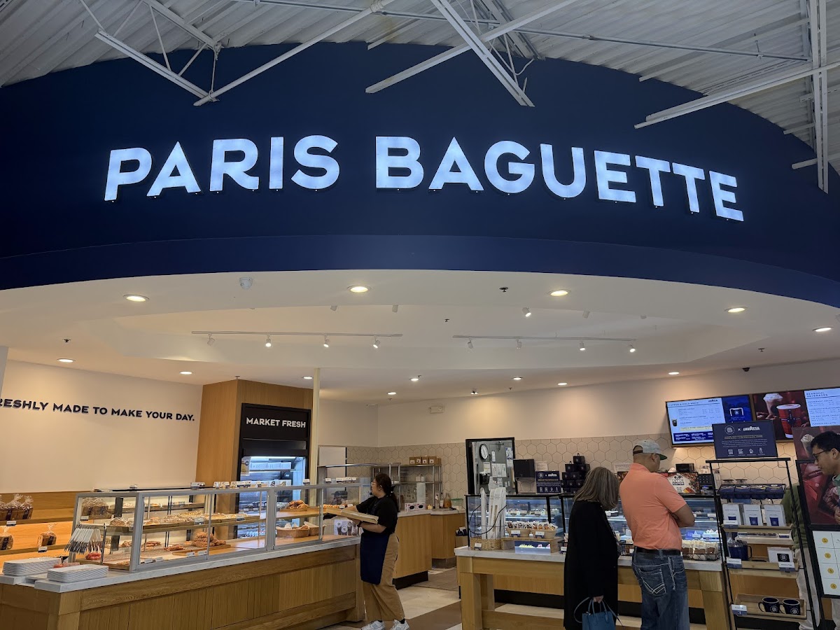 Paris Baguette interior