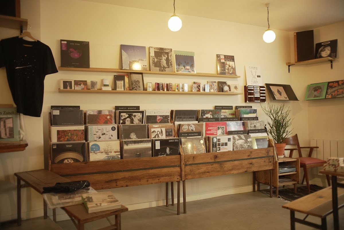 COMETS Café et Disques interior