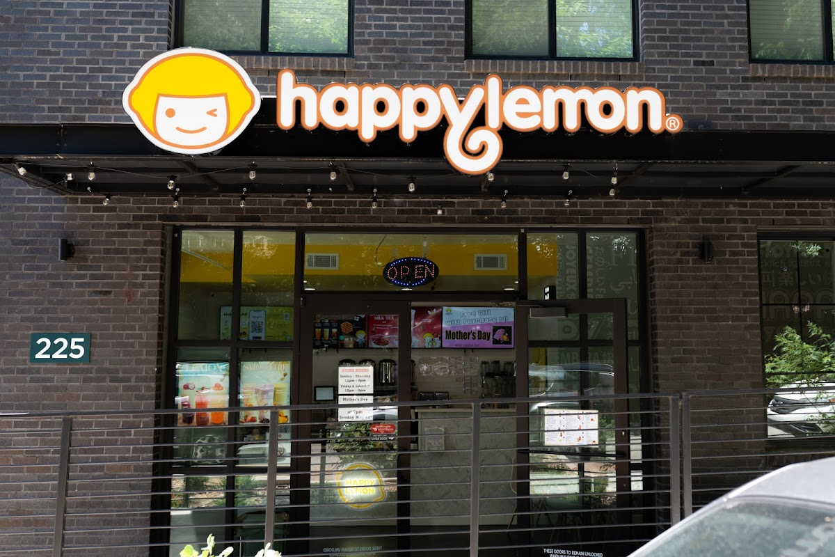 Happy Lemon interior