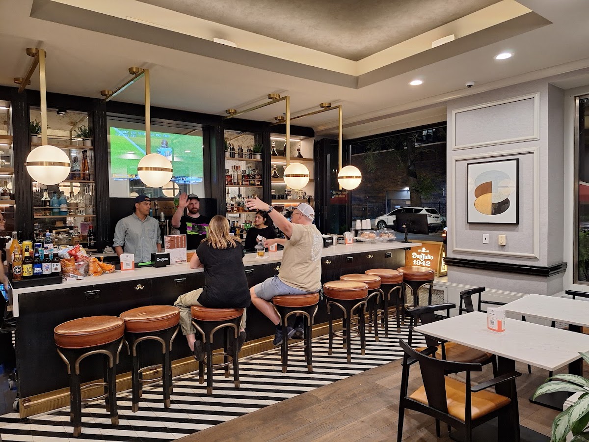 Cal's at Claridge interior