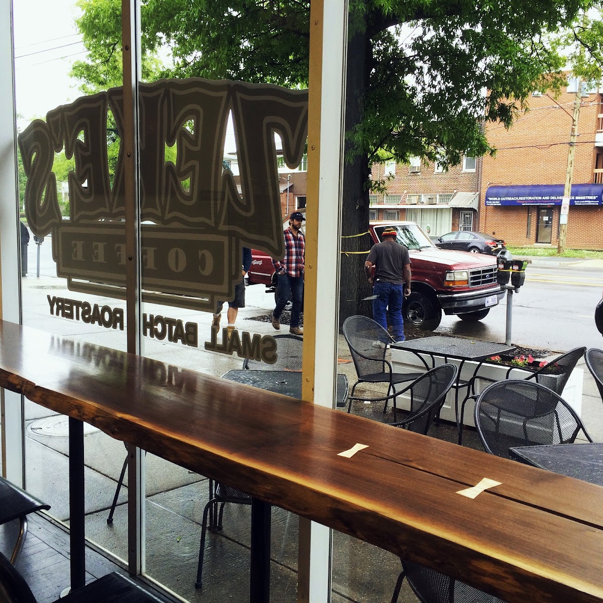 Zeke's Coffee of DC interior