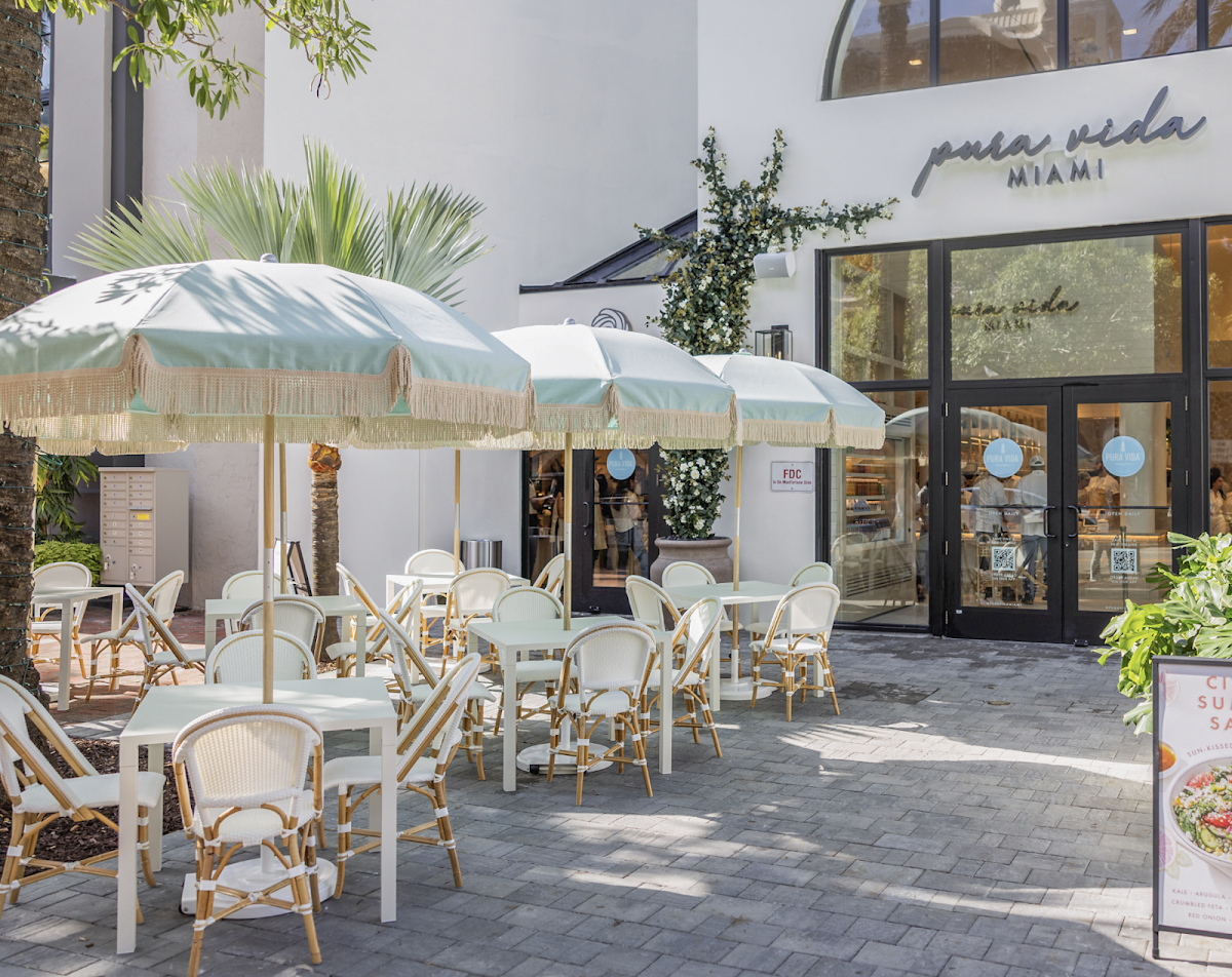 Pura Vida Miami interior