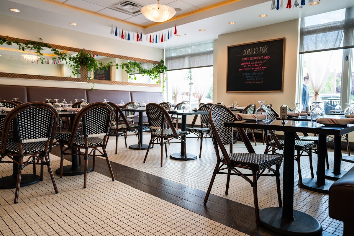 Bastille Brasserie & Bar interior