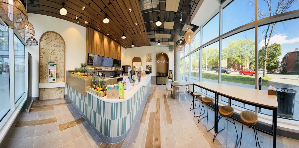Real Fruit Bubble Tea interior