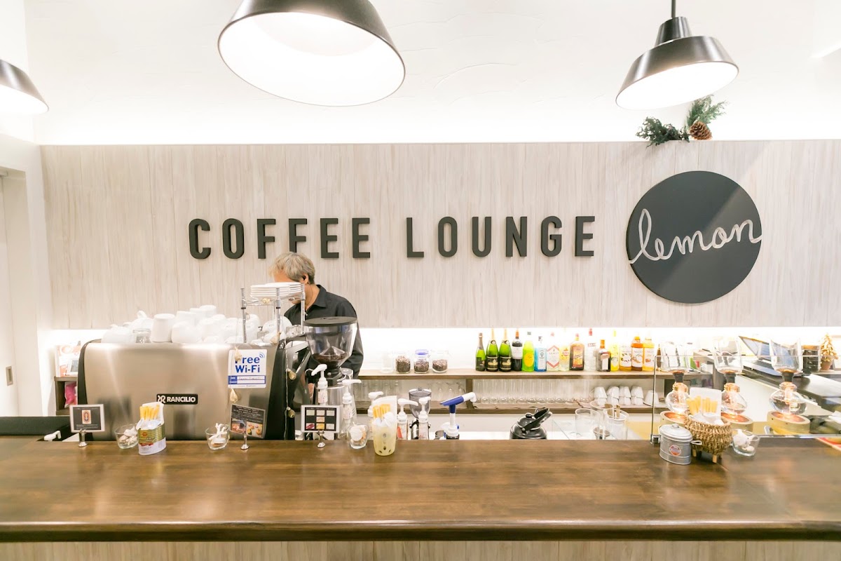 Coffee Lounge Lemon interior