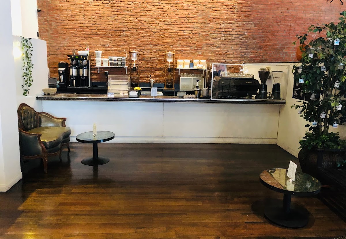 Urli Bird Coffee Company interior