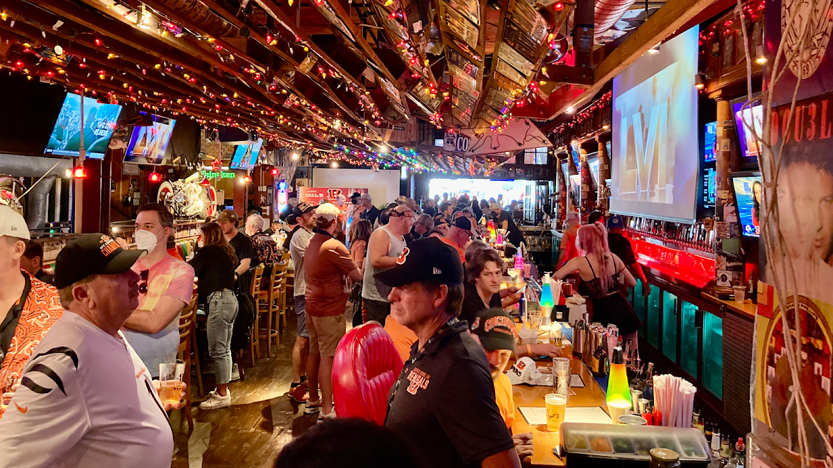 Barney’s Beanery interior