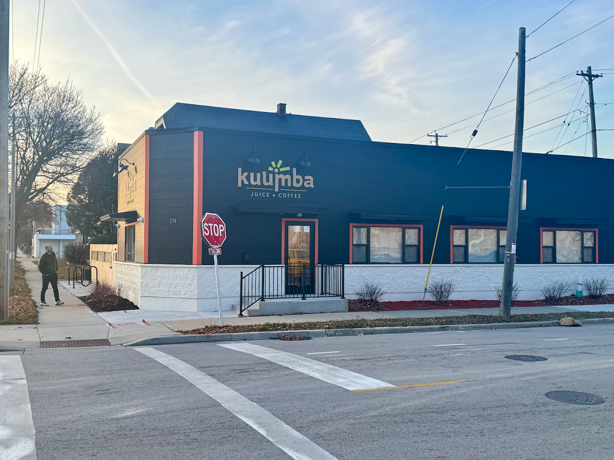 Kuumba Juice & Coffee interior