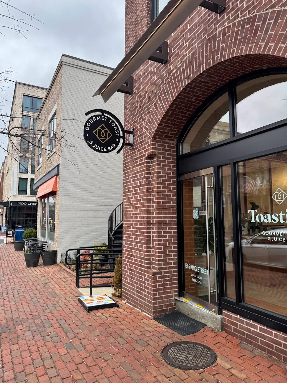 Toastique interior
