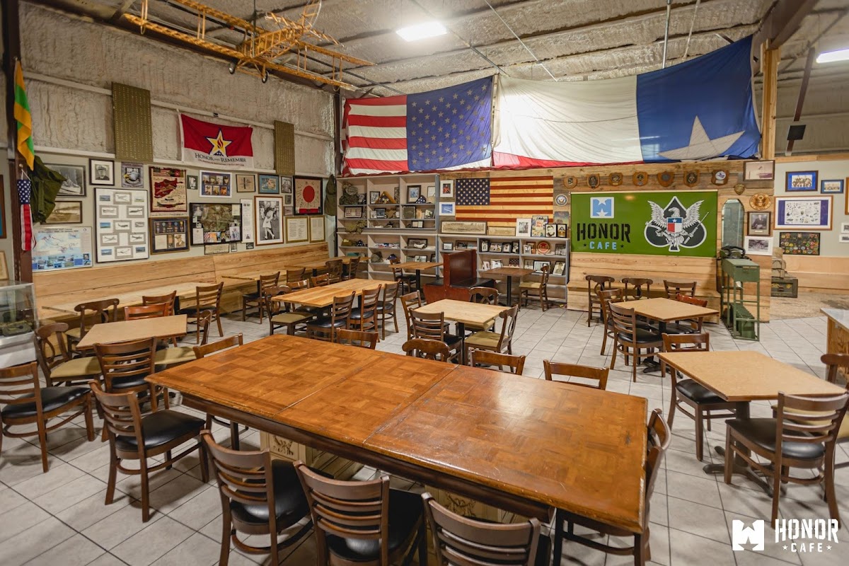 Honor Cafe Conroe interior