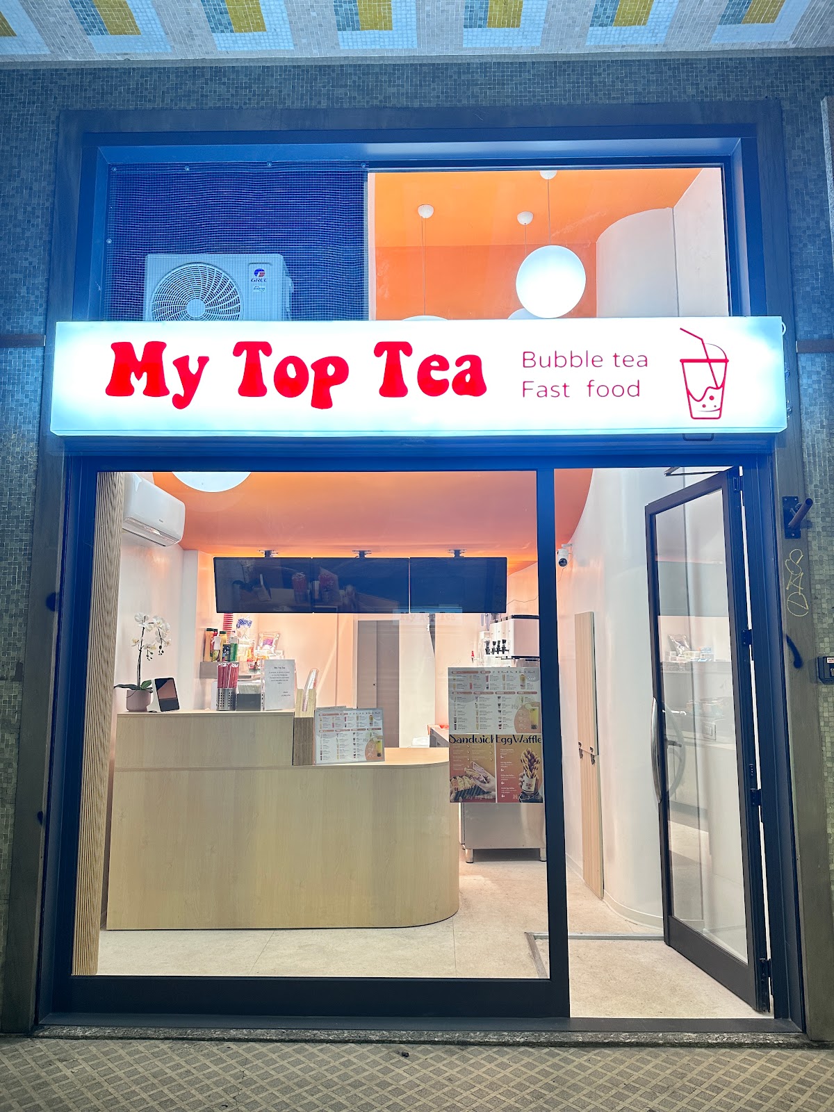 My Top Tea interior