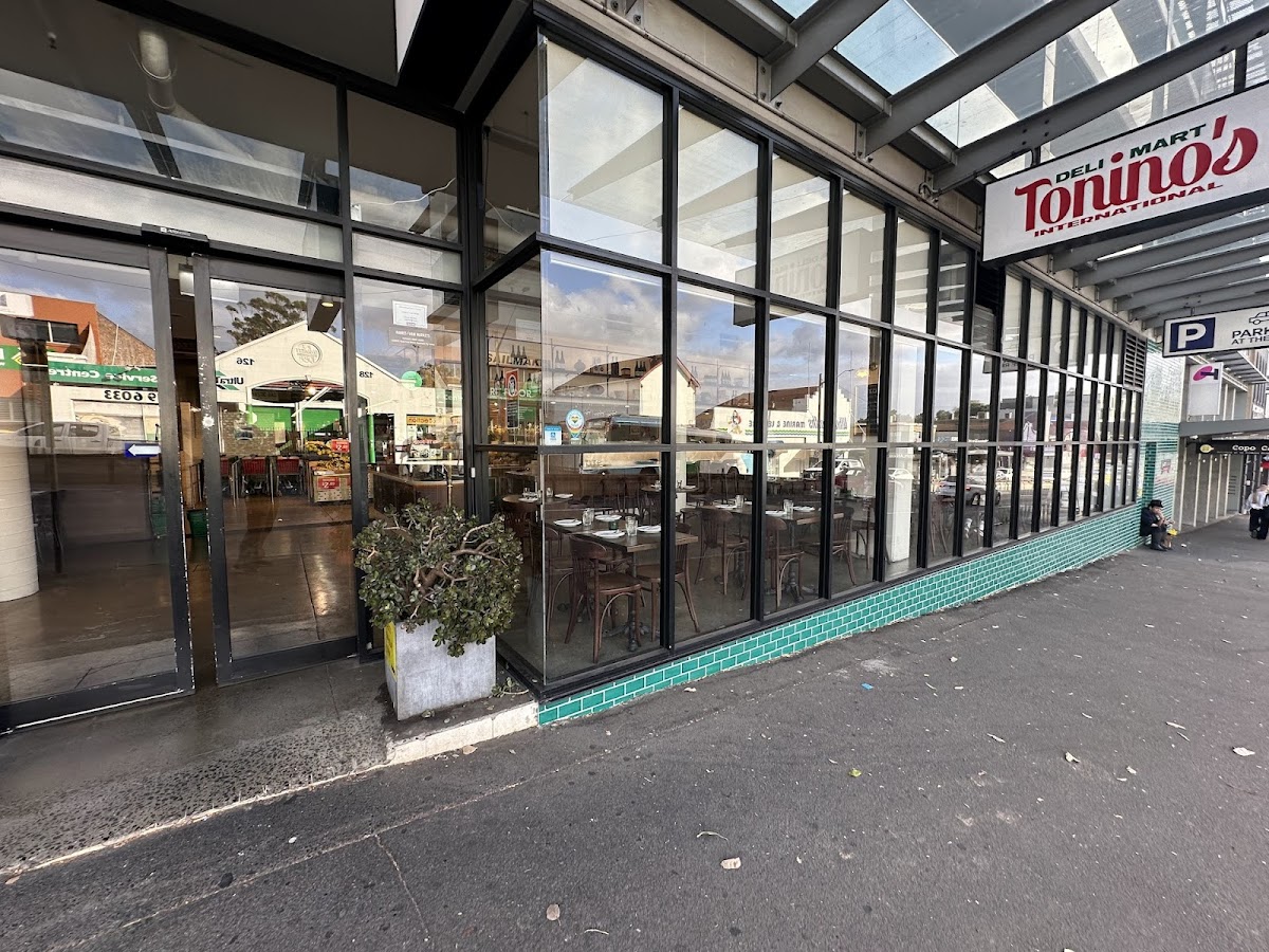 Tonino's International interior