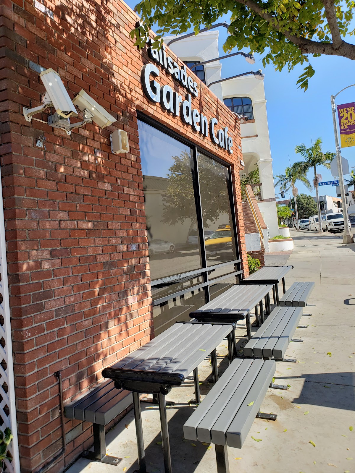 Palisades Garden Cafe interior