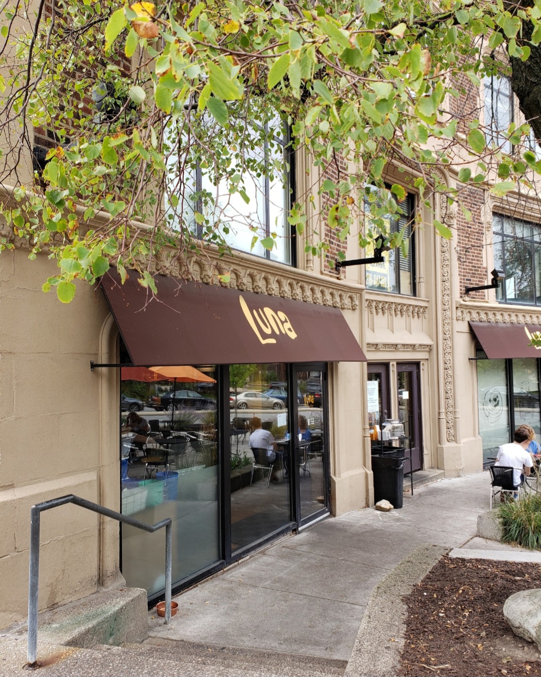 Luna Bakery & Cafe interior