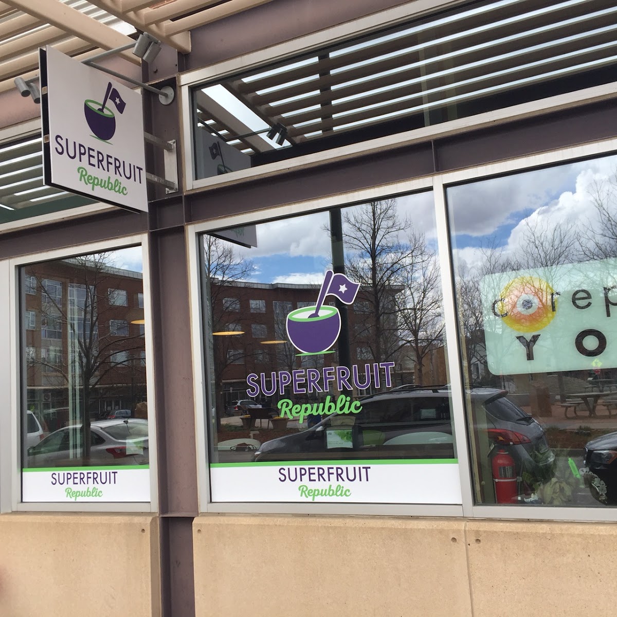 Superfruit Republic interior