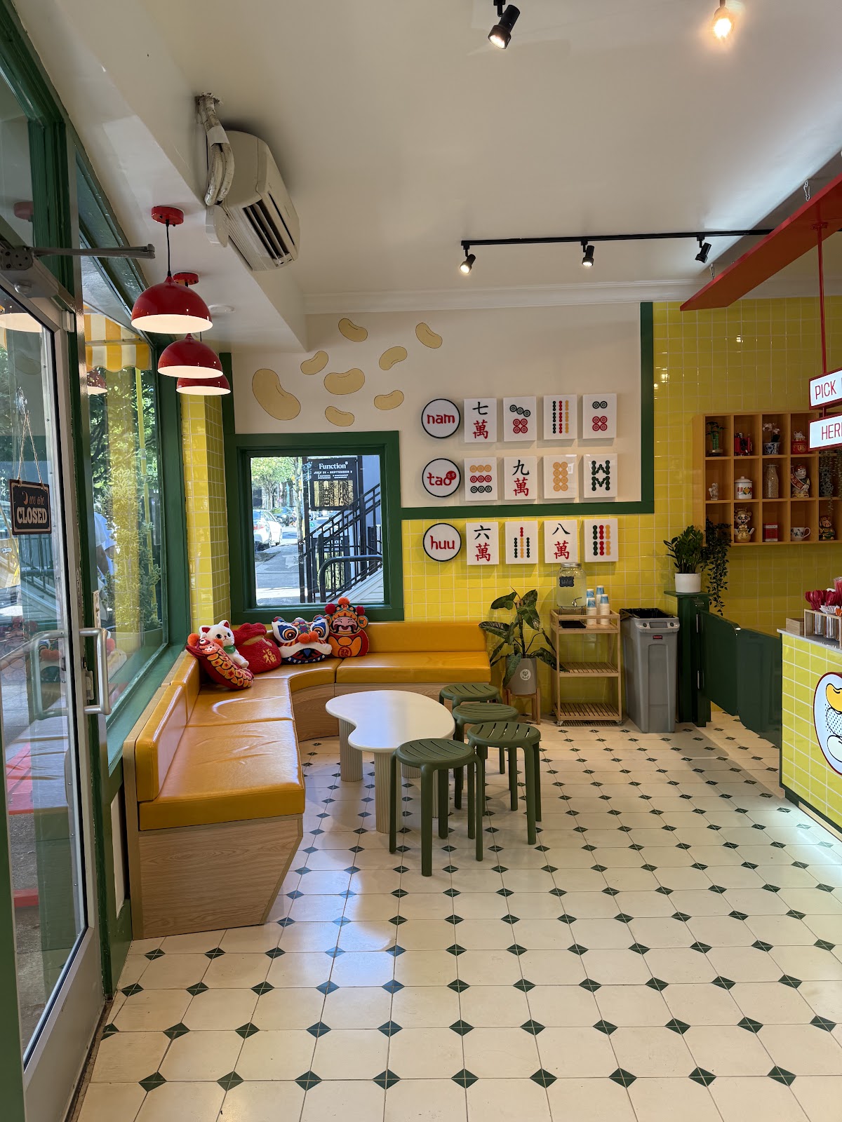 Nam Tao Huu interior