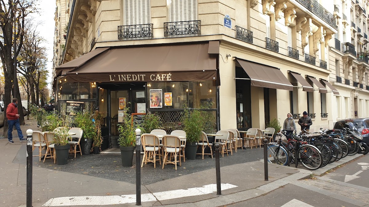 L'Inédit Café interior