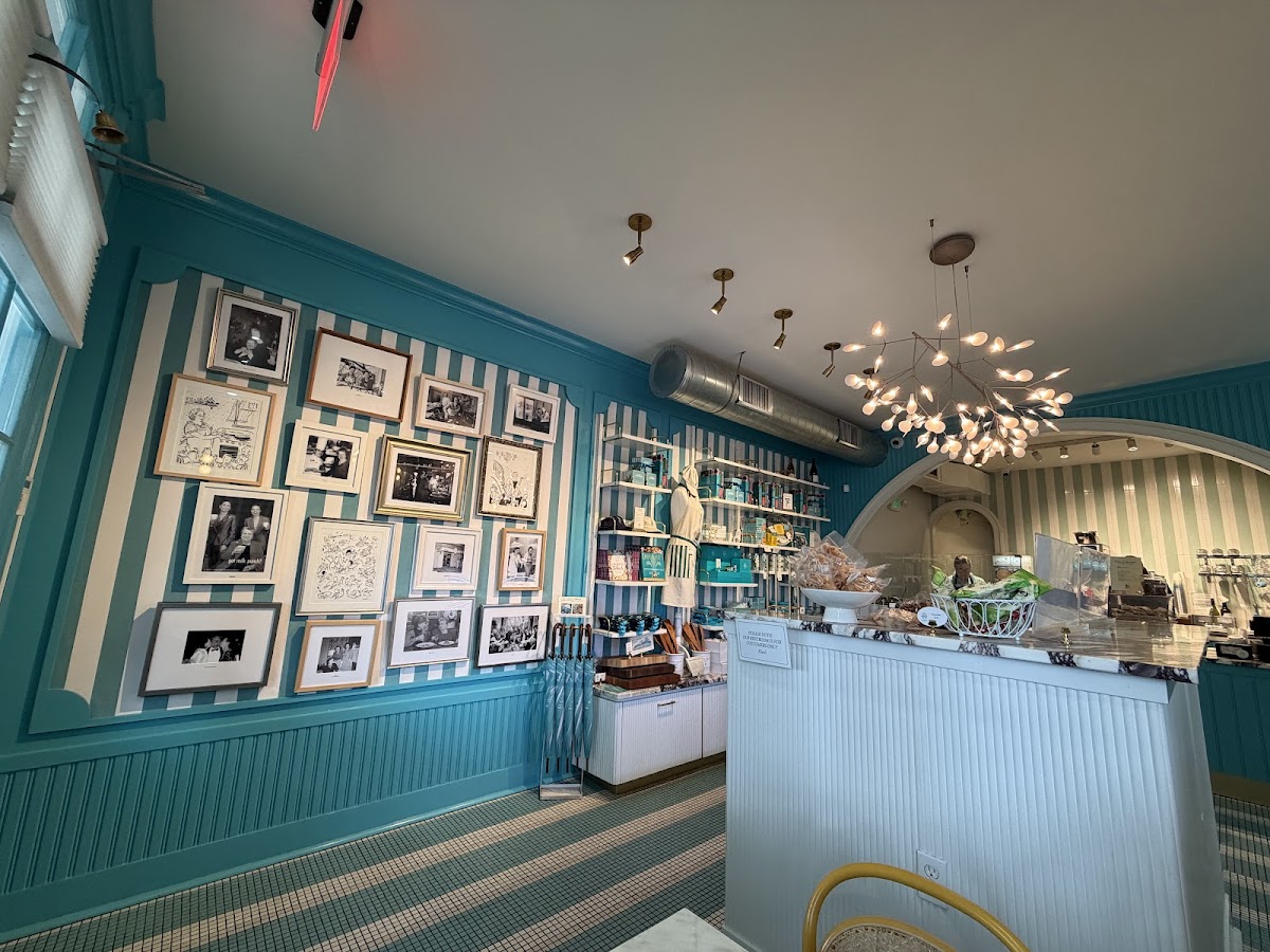 Photo of Le Petit Bleu