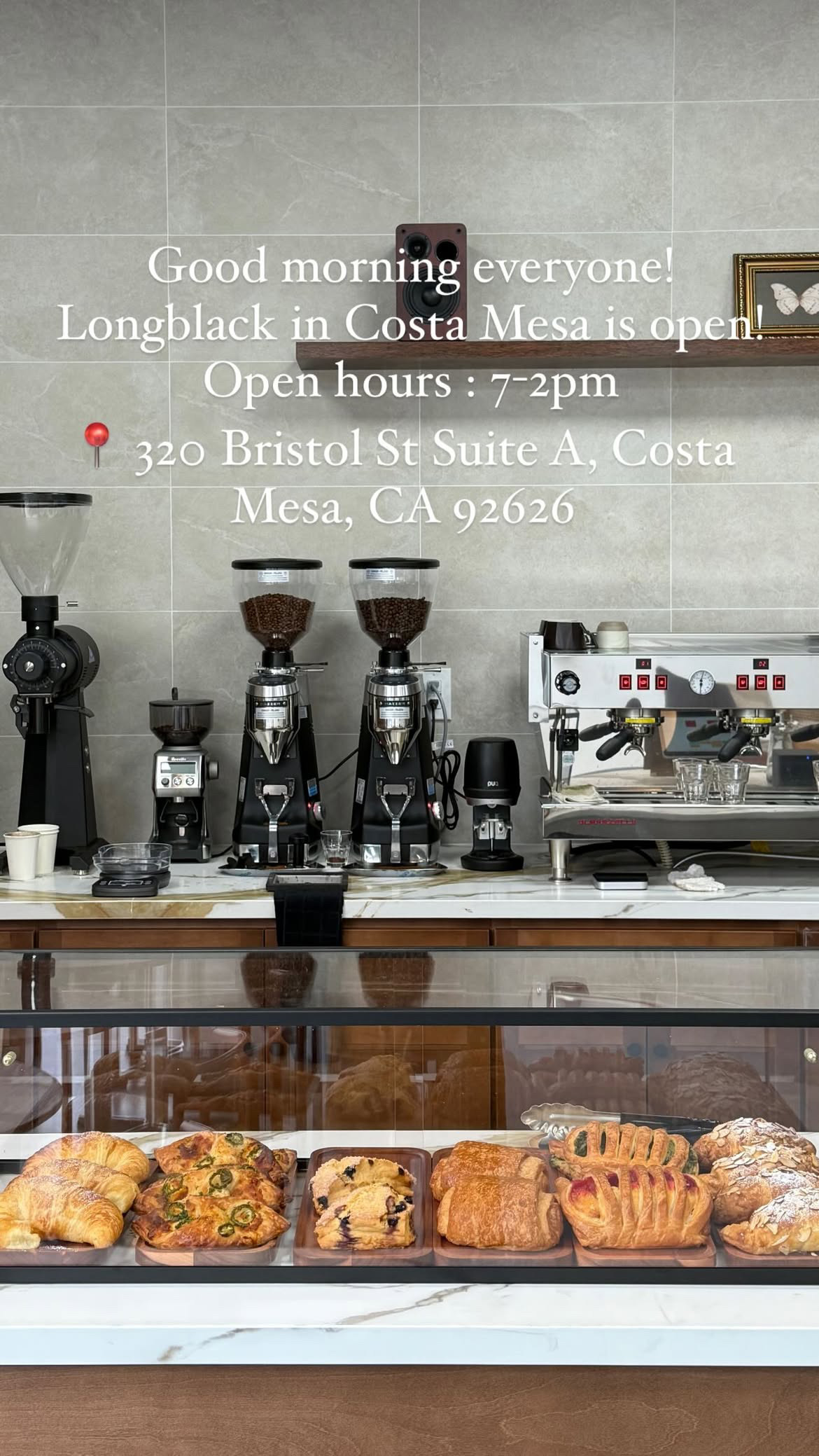 Long Black Coffee, Costa Mesa interior