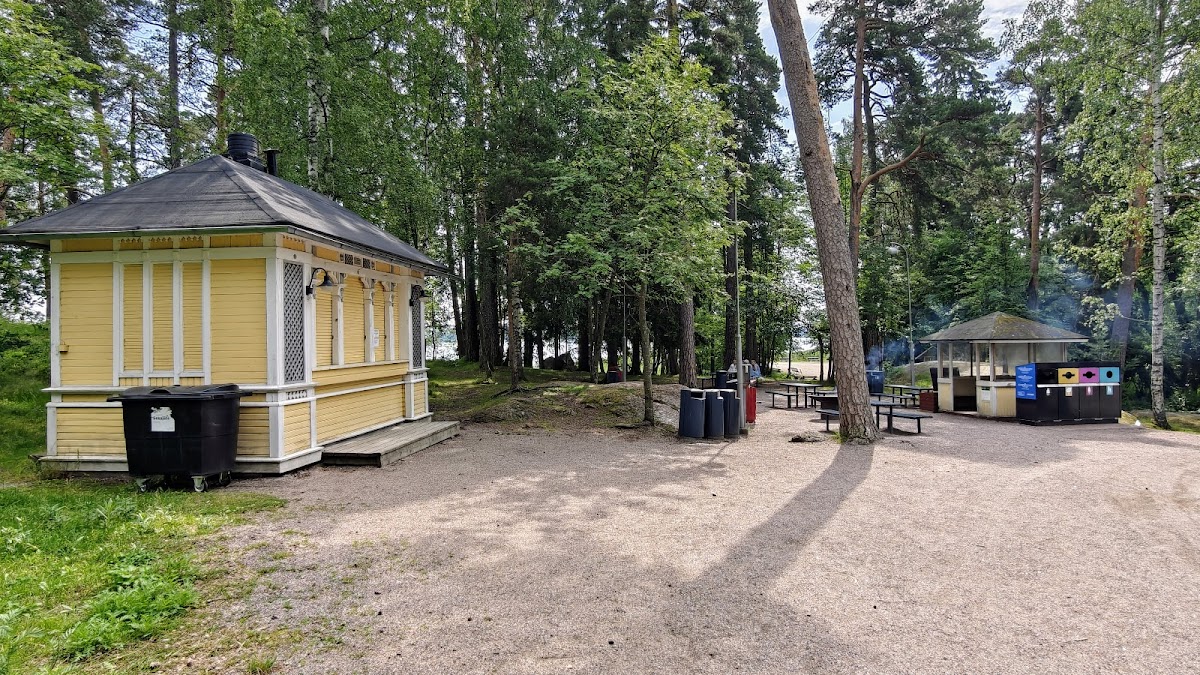 Juhlakentän kioski interior