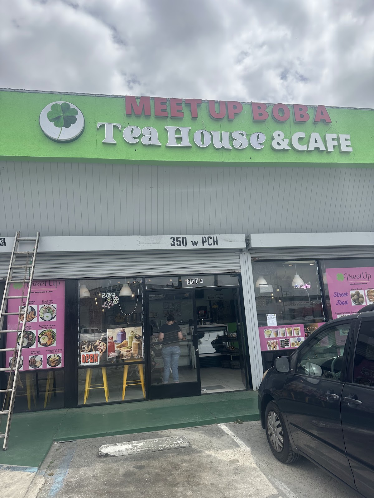 Meet Up Boba Teahouse & Café #1 interior