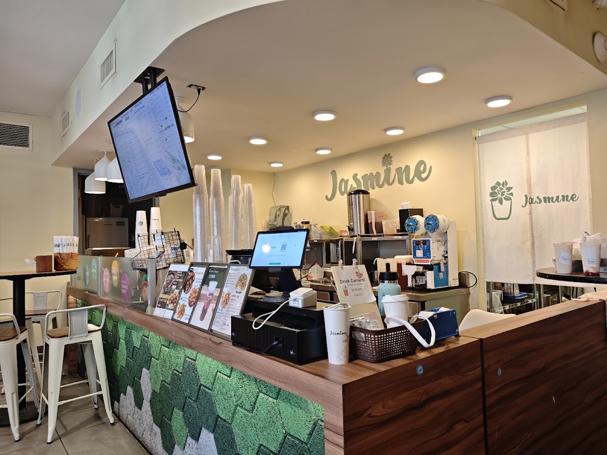 Jasmine Bubble Tea and Eatery interior