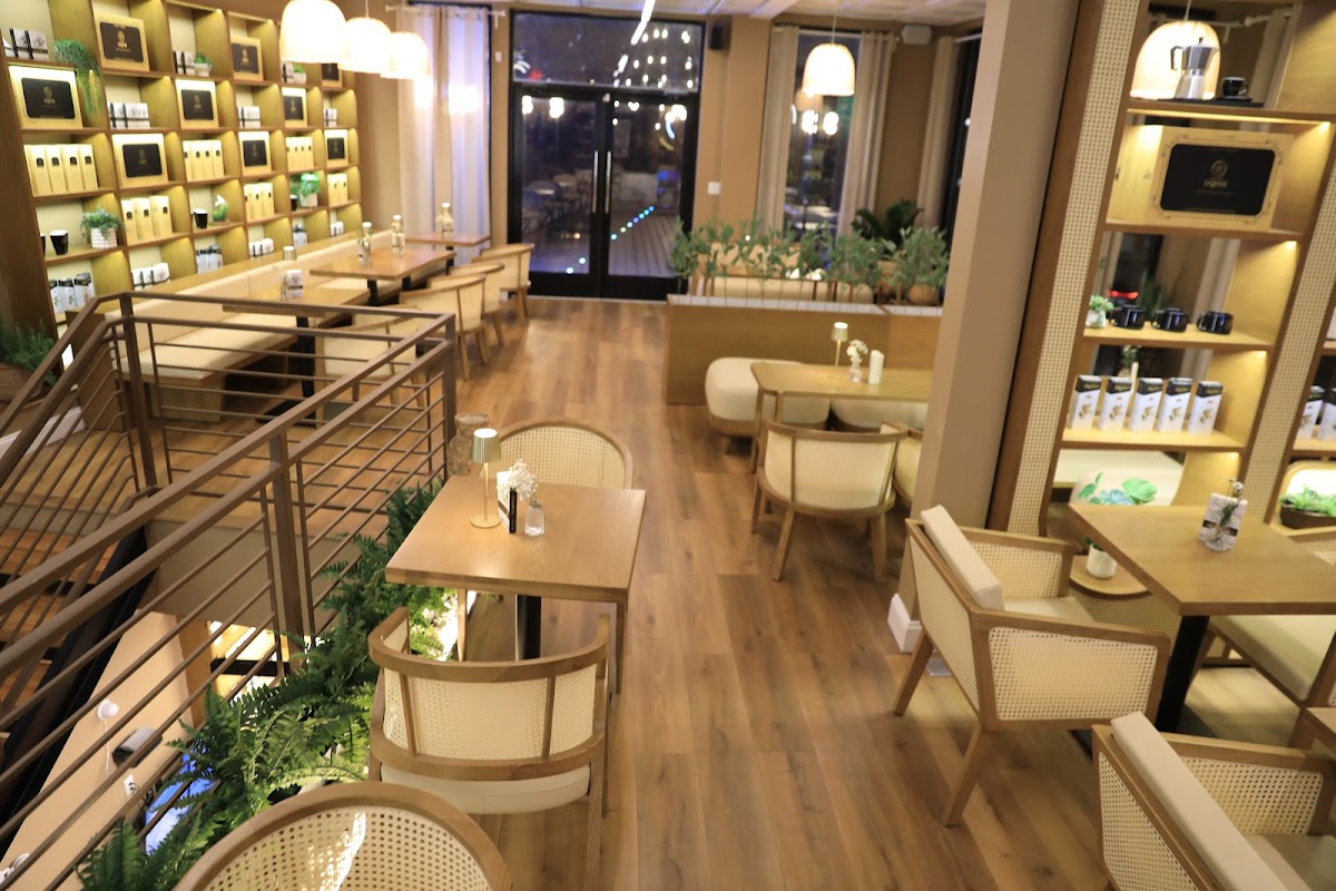 TRUNG NGUYEN LEGEND COFFEE WORLD- PHILLY interior