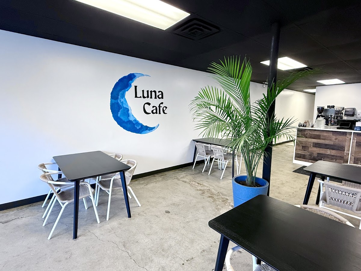 Luna Cafe interior