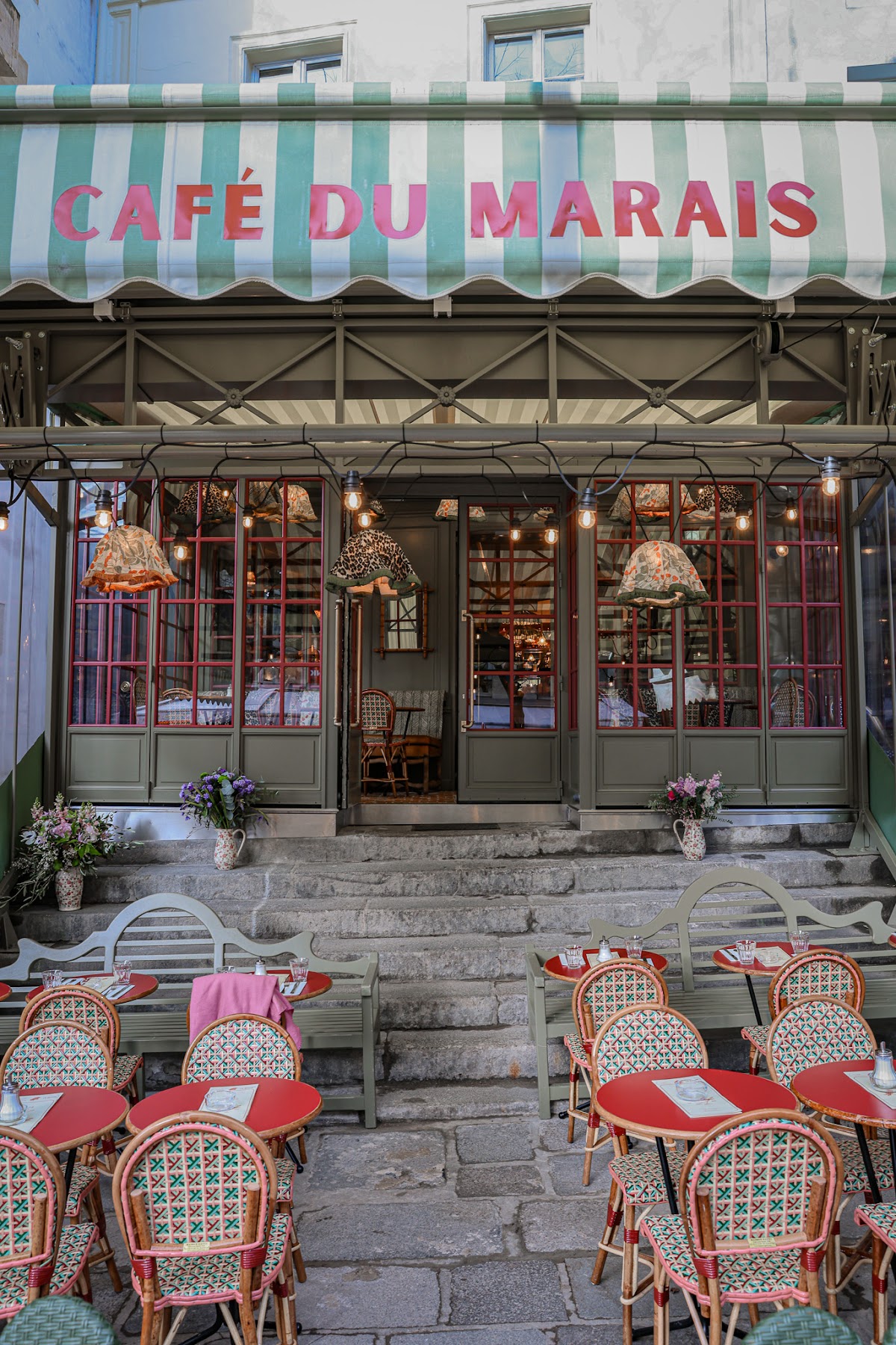 Café du Marais interior