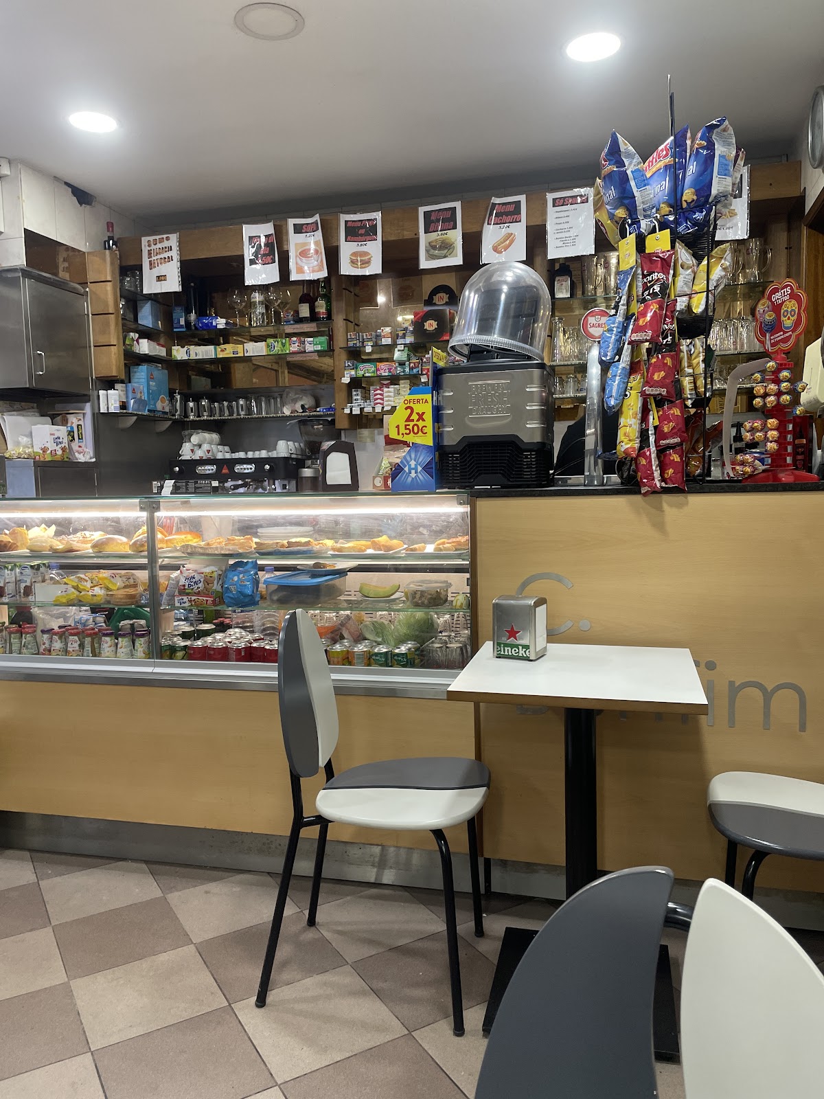 Café Bonfim interior