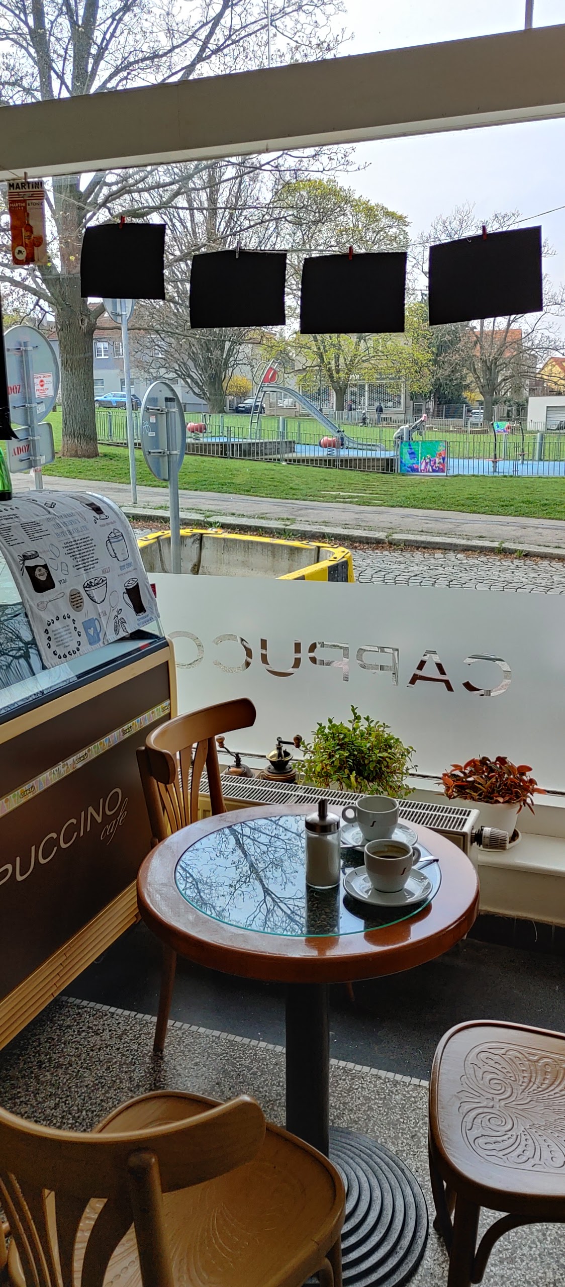 Cappuccino café interior