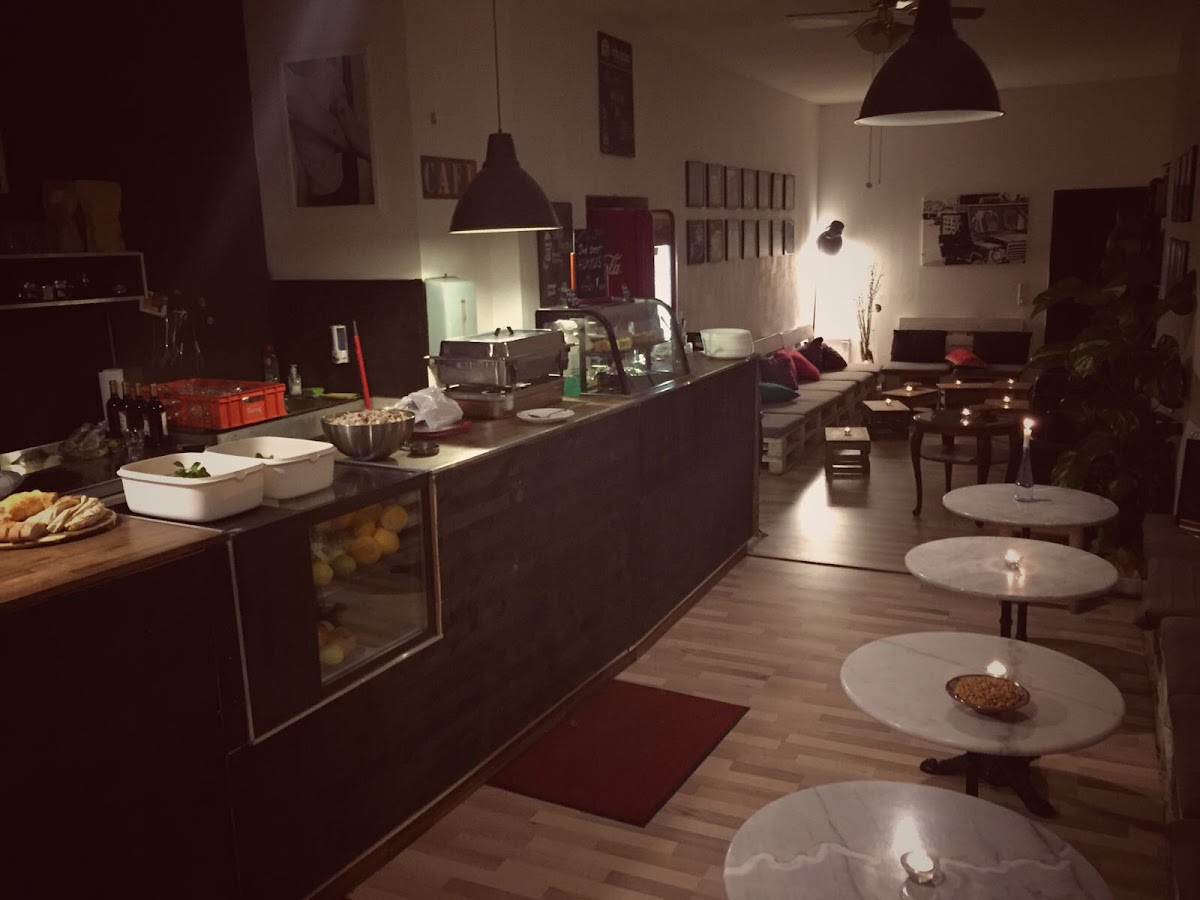 Samer Café interior