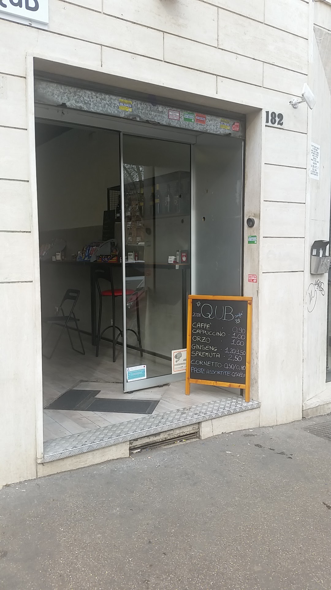 Photo of lol bar
