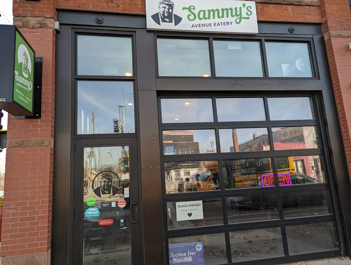 Sammy's Avenue Eatery interior