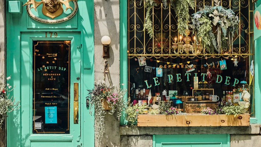 Le Petit Dep interior